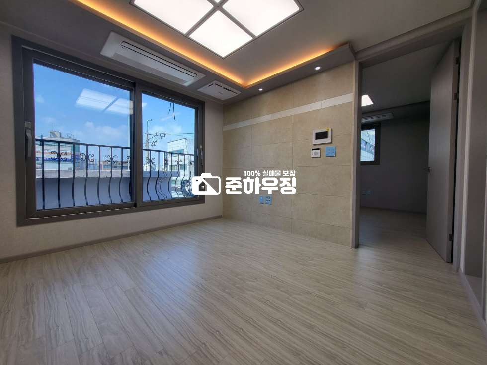서울 금천구 독산동 서울 금천구 독산동!! 독보적인 2룸 사이즈~!! 주방과 거실이 확실히 분리된 구조!! 갭투자 및 실거주 추천 분양 매물번호 10233 사진 3