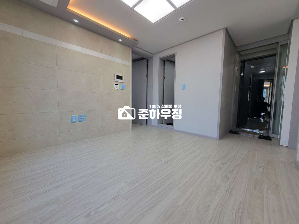 서울 금천구 독산동 서울 금천구 독산동!! 독보적인 2룸 사이즈~!! 주방과 거실이 확실히 분리된 구조!! 갭투자 및 실거주 추천 분양 매물번호 10233 사진 5