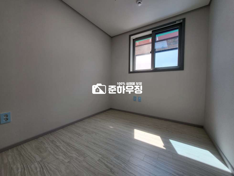 서울 금천구 독산동 서울 금천구 독산동!! 독보적인 2룸 사이즈~!! 주방과 거실이 확실히 분리된 구조!! 갭투자 및 실거주 추천 분양 매물번호 10233 사진 10