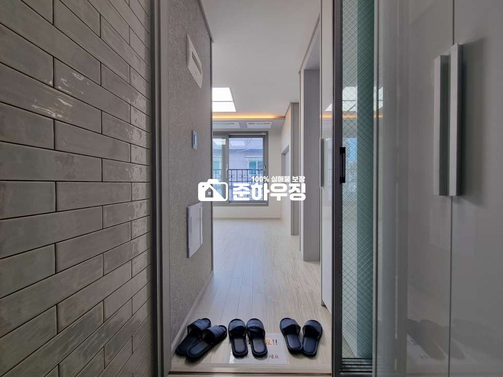 서울 금천구 독산동 서울 금천구 독산동!! 독보적인 2룸 사이즈~!! 주방과 거실이 확실히 분리된 구조!! 갭투자 및 실거주 추천 분양 매물번호 10235 사진 2