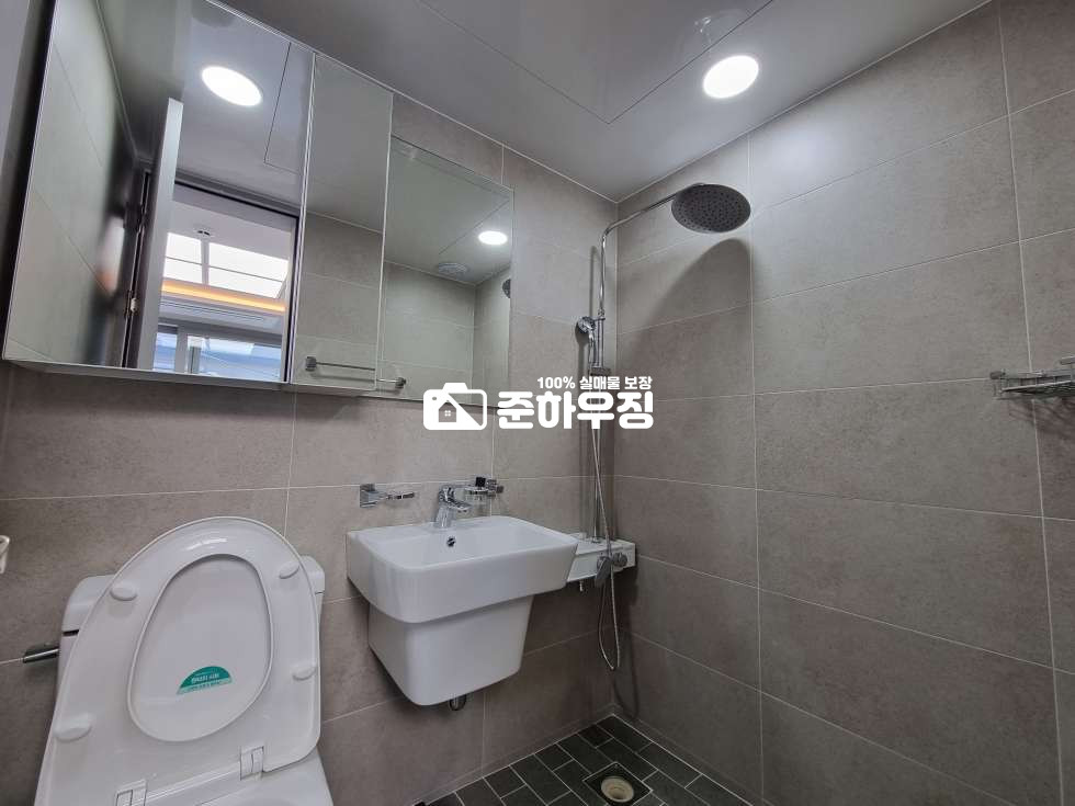 서울 금천구 독산동 서울 금천구 독산동!! 독보적인 2룸 사이즈~!! 주방과 거실이 확실히 분리된 구조!! 갭투자 및 실거주 추천 분양 매물번호 10235 사진 10