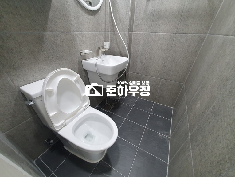 경기 부천소사구 소사본동 부천시!!~ 시스템 에어컨 , 넓은 주방구조, 방2개,욕실1개 ,!!~소사역,소새울역~ 서울접근 훌륭!! 분양 매물번호 10496 사진 3